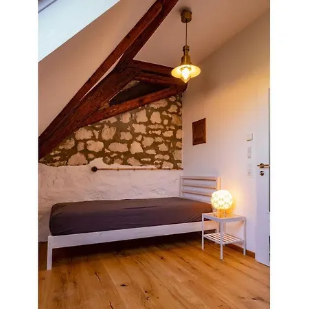 Apartment In The Blue Barn *
