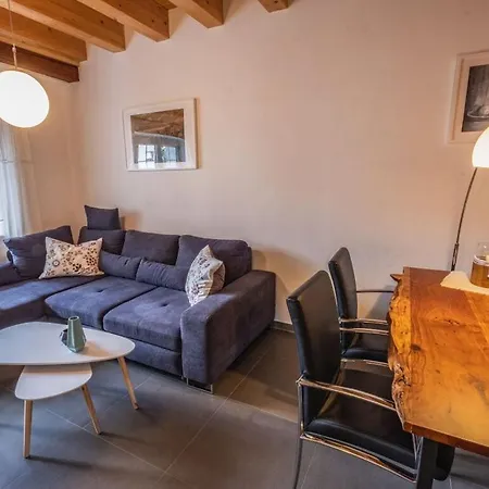 Apartment In The Blue Barn